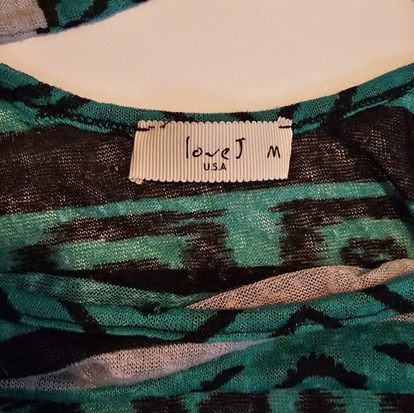 3/$10 Love J Aztec Tribal Teal Black & Gray Lightweight Top size M - Picture 2 of 3